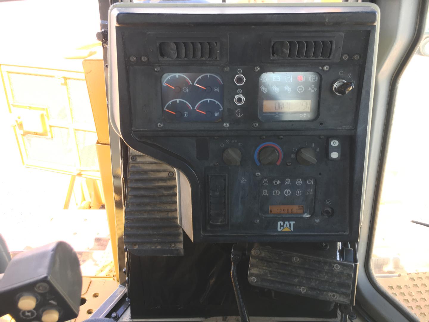 ./imagenes/INVOICE/2019/16115/TOPADOR FRONTAL CATERPILLAR D6T XL (54).JPG